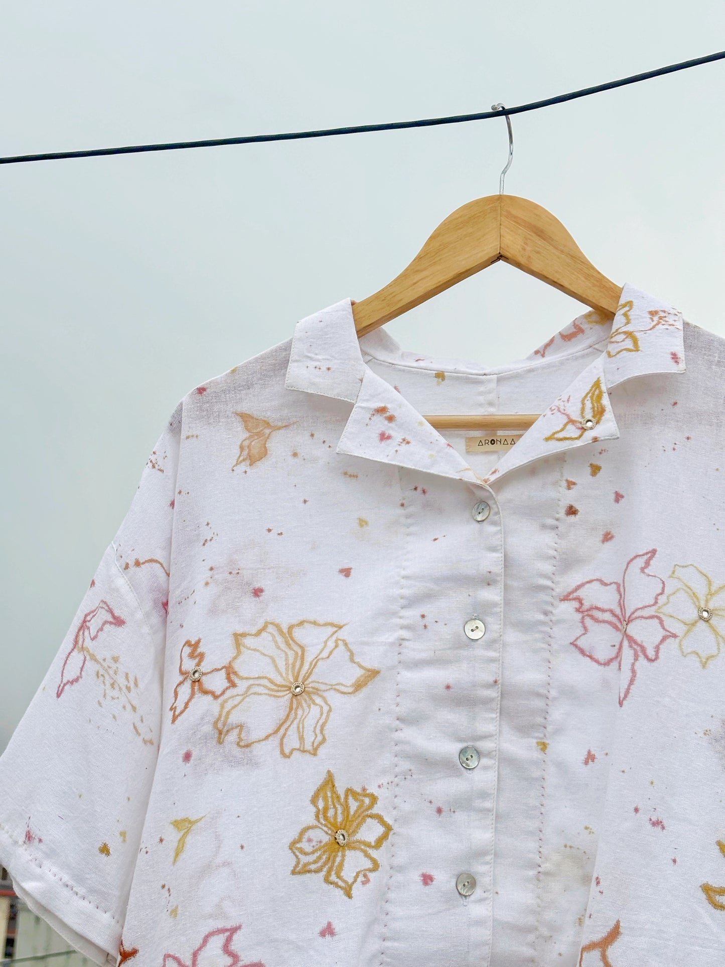 MULTICOLOUR LINE ART SHIRT