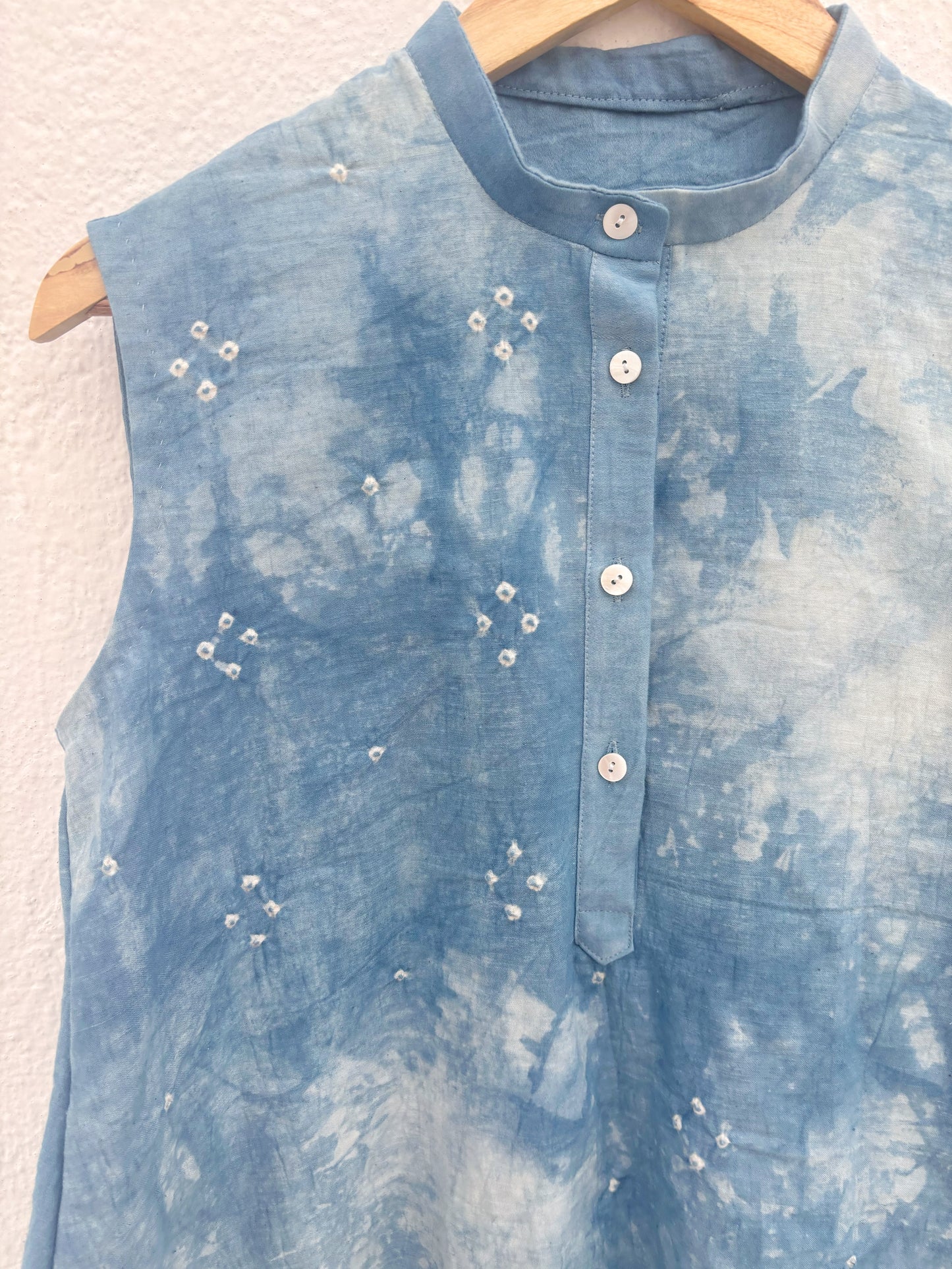 SUNGUDI TEXTURED SHIRT TOP