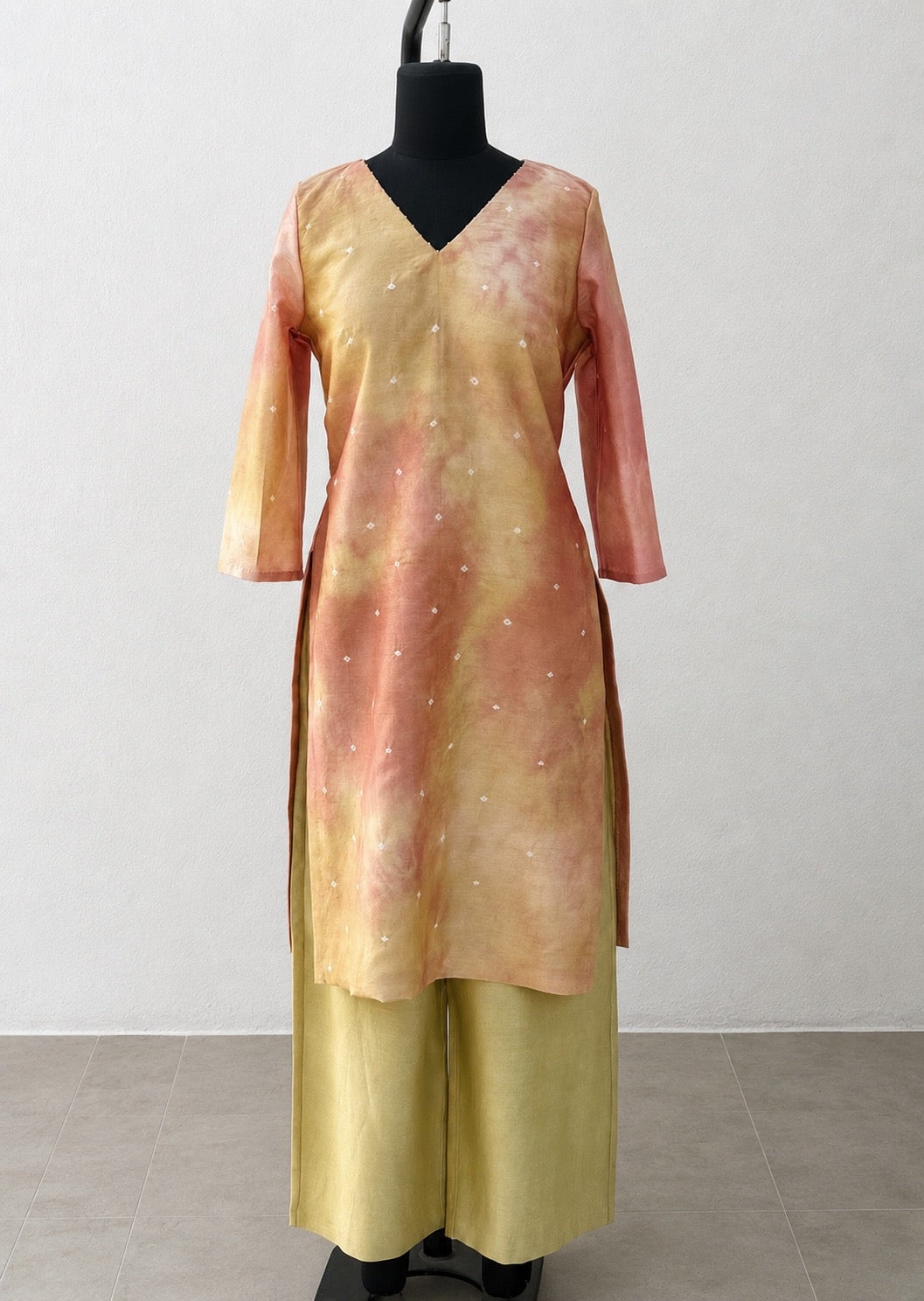 MULTICOLOUR SUNGUDI SET