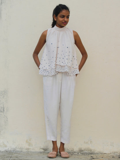 UNDYED DOUBLE LAYER COTTON TOP WITH SCATTERED EMBROIDERY