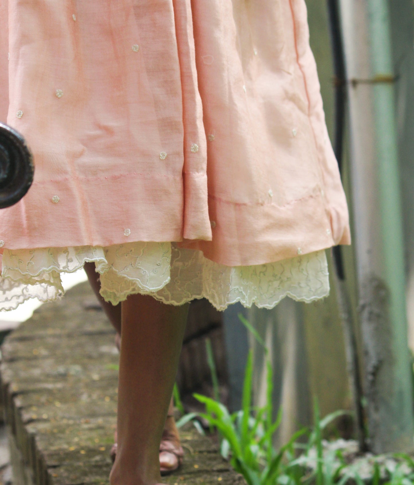 MADDER DRESS WITH MINIMAL EMBROIDERY