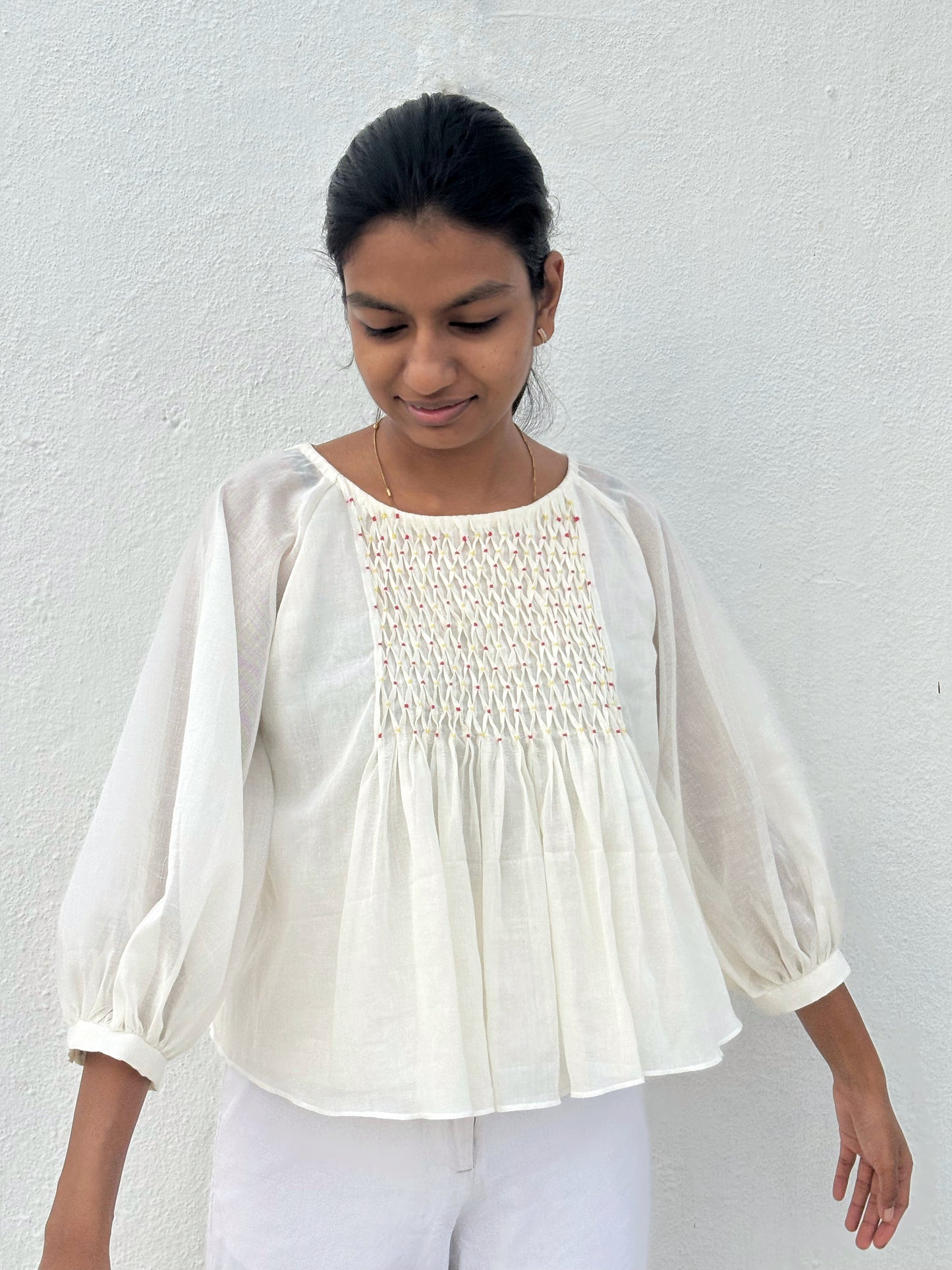 WHITE SMOCKING TOP