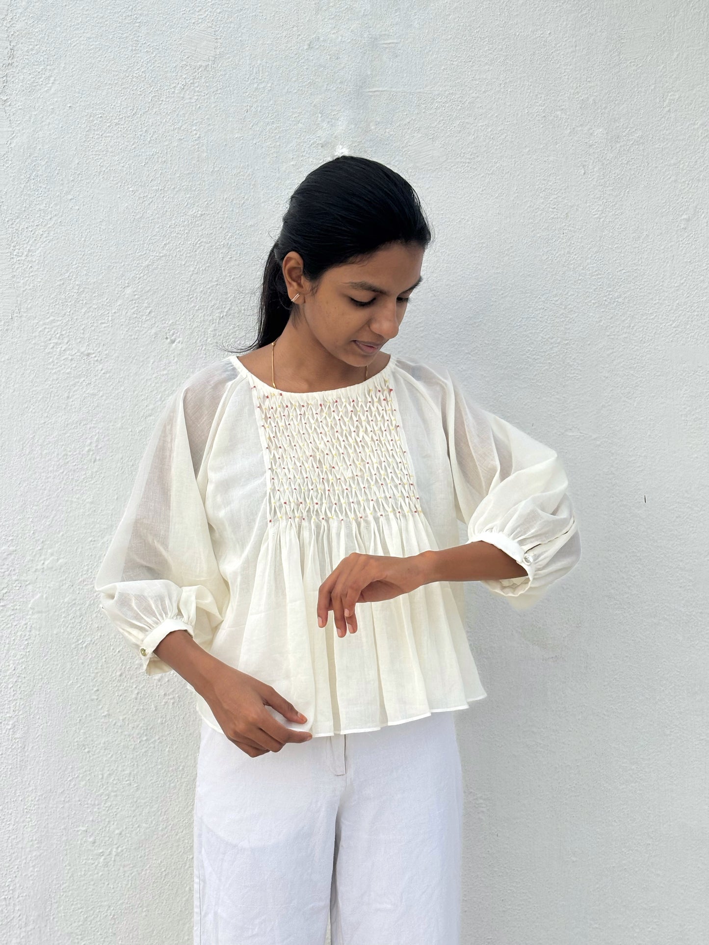 WHITE SMOCKING TOP