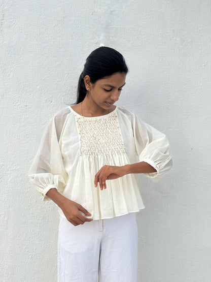WHITE SMOCKING TOP