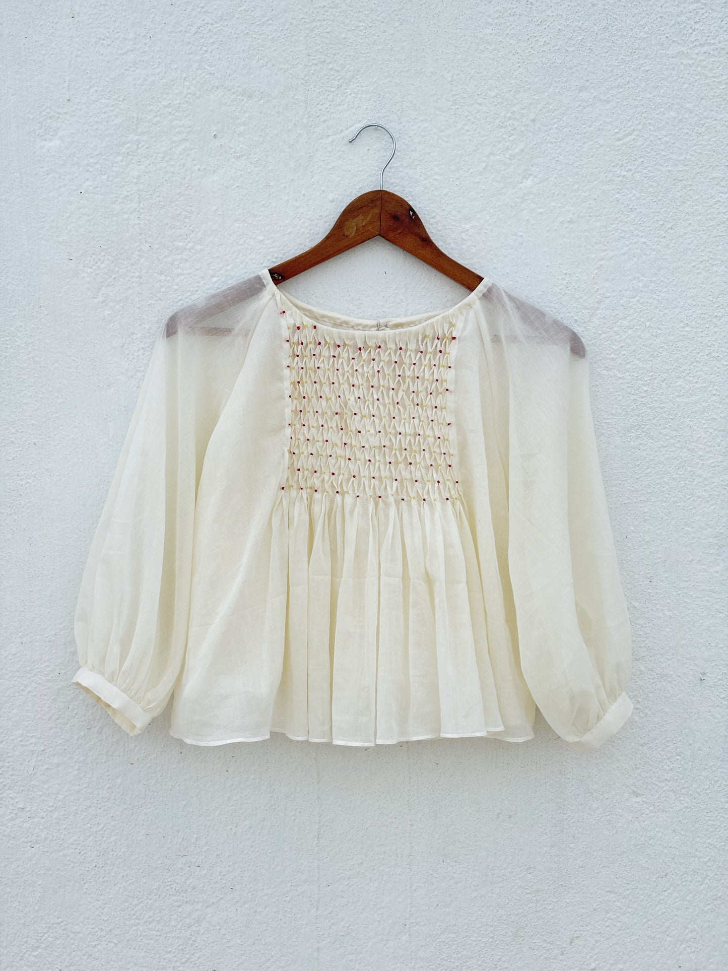 WHITE SMOCKING TOP