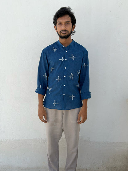 SUNGUDI AND EMBROIDERED INDIGO SHIRT