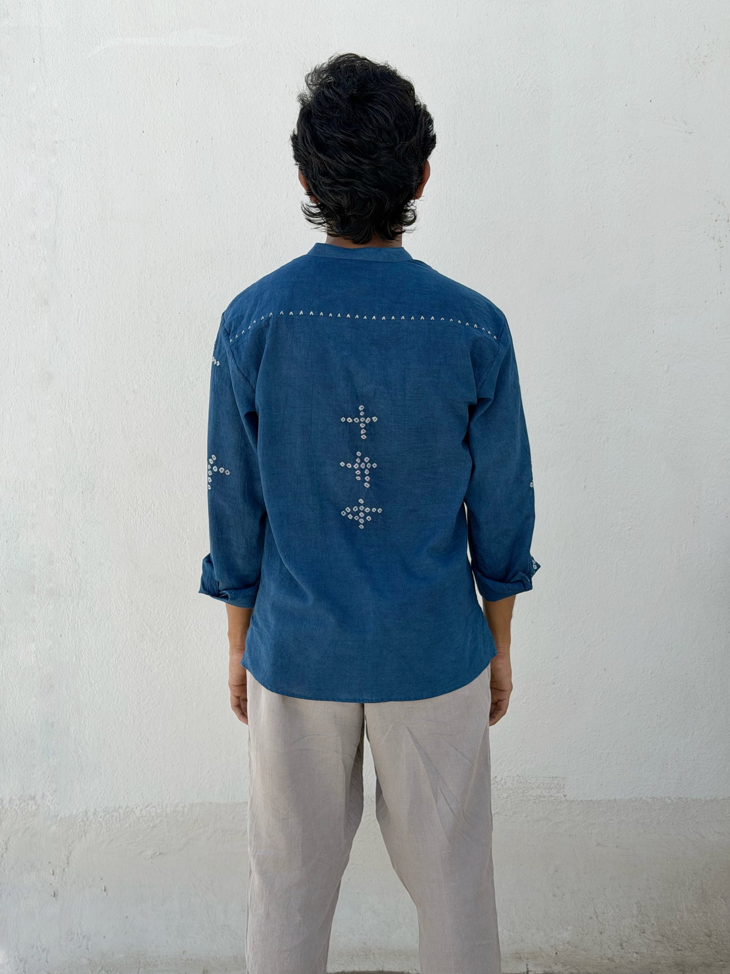 SUNGUDI AND EMBROIDERED INDIGO SHIRT