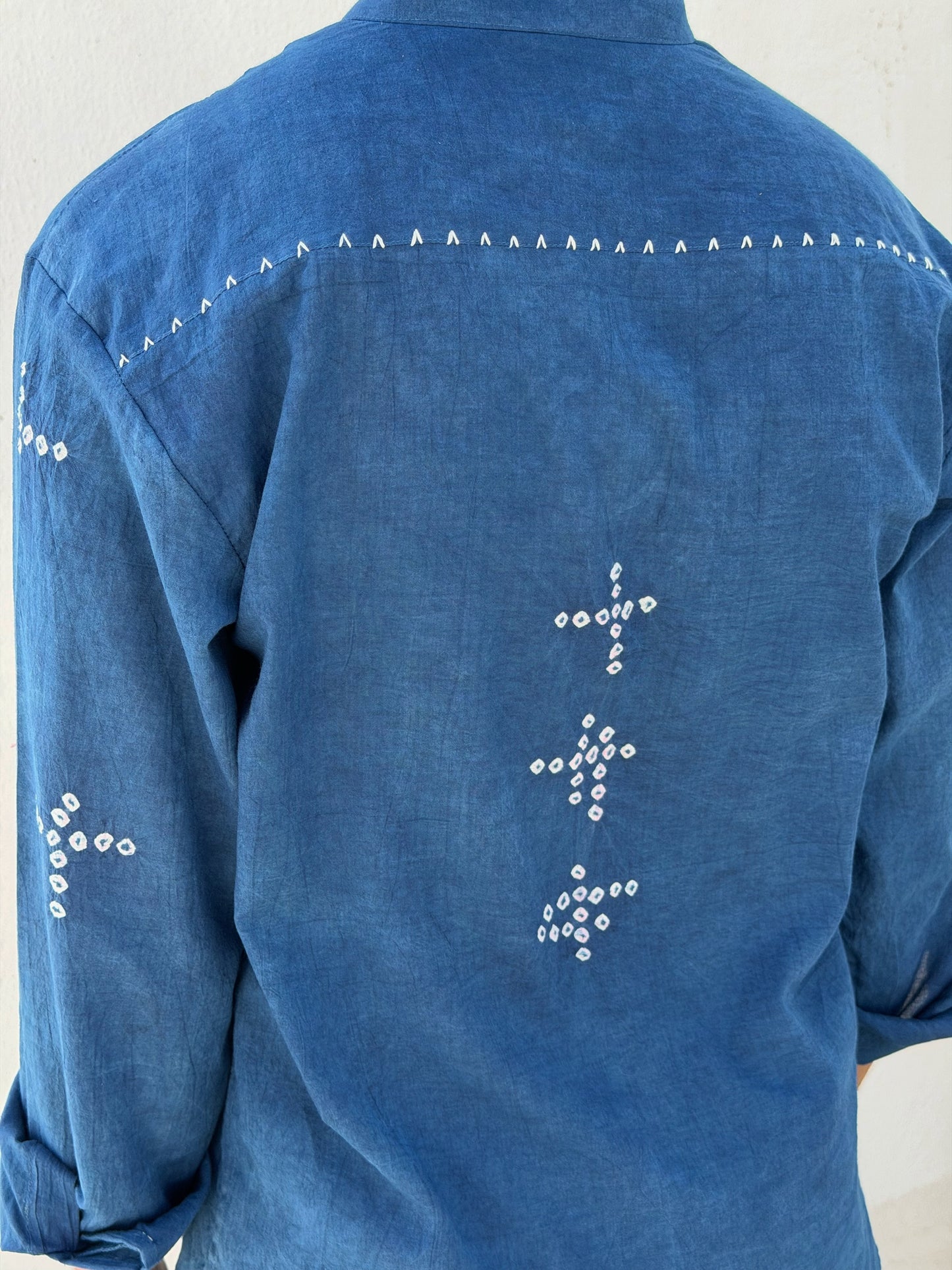 SUNGUDI AND EMBROIDERED INDIGO SHIRT