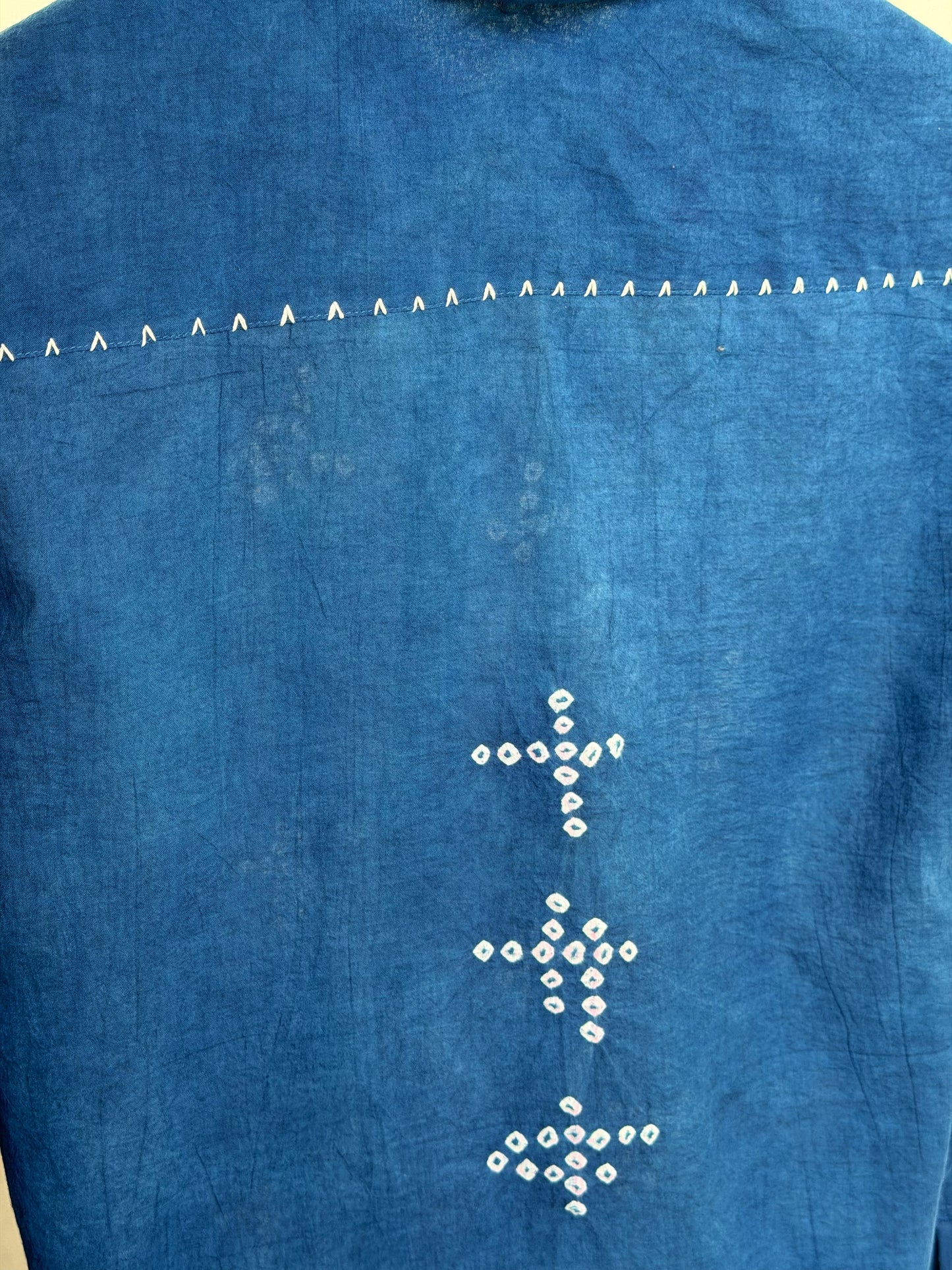 SUNGUDI AND EMBROIDERED INDIGO SHIRT