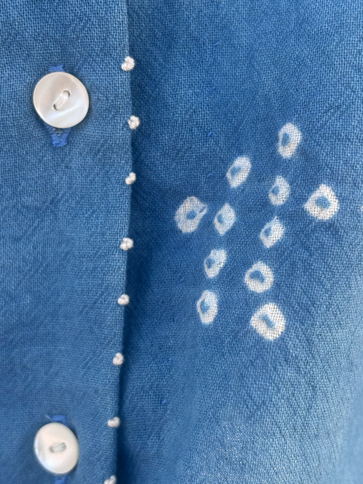 INDIGO SLEEVELESS SUNGUDI SHIRT