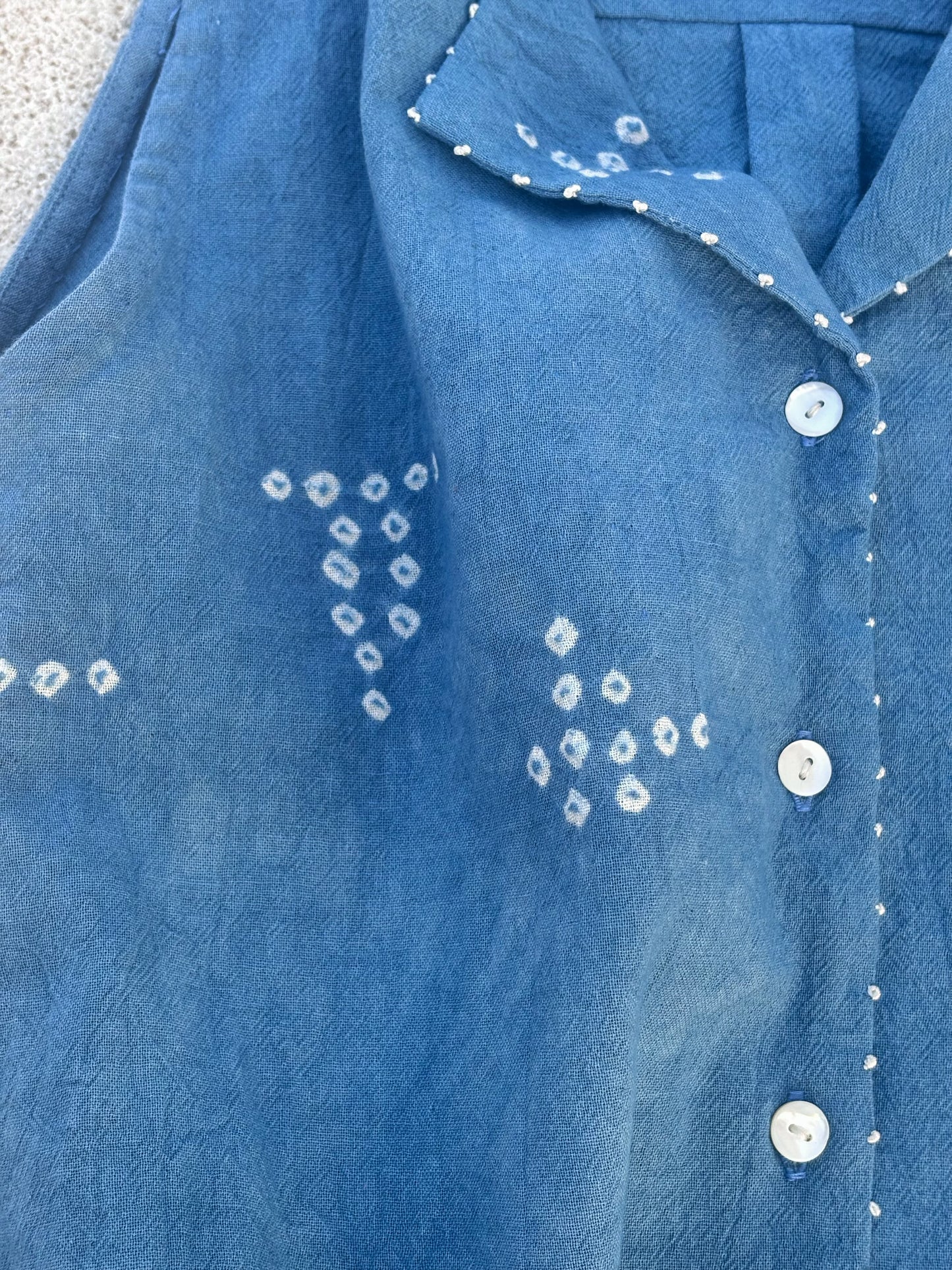 INDIGO SLEEVELESS SUNGUDI SHIRT